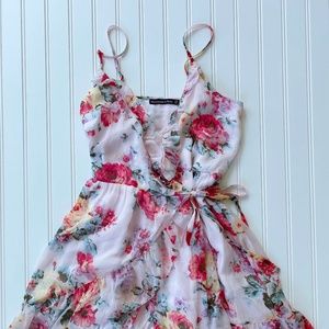 Abercrombie & Fitch - Floral wrap mini dress - Size XS